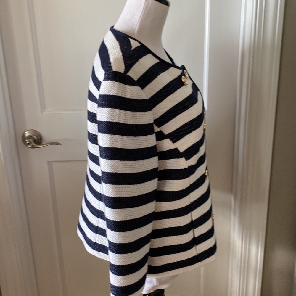 Woman’s Jones New York Signature Nautical striped double breasted Blazer. - Picture 4 of 9